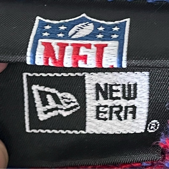 New York Giants Embroidered Logo Beanie Toboggan NFL Blue Red OS - Picture 2 of 3